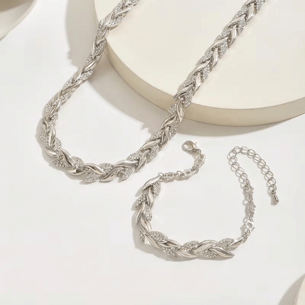 Silbernes Set aus Blätter-Halskette und Armband