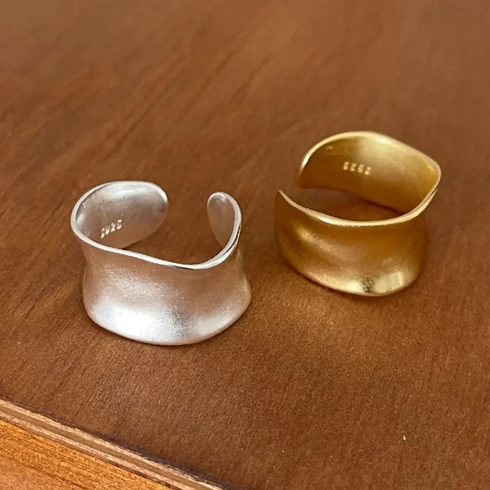 Breiter, flacher Vintage-Ring in Gold und Silber, verstellbar