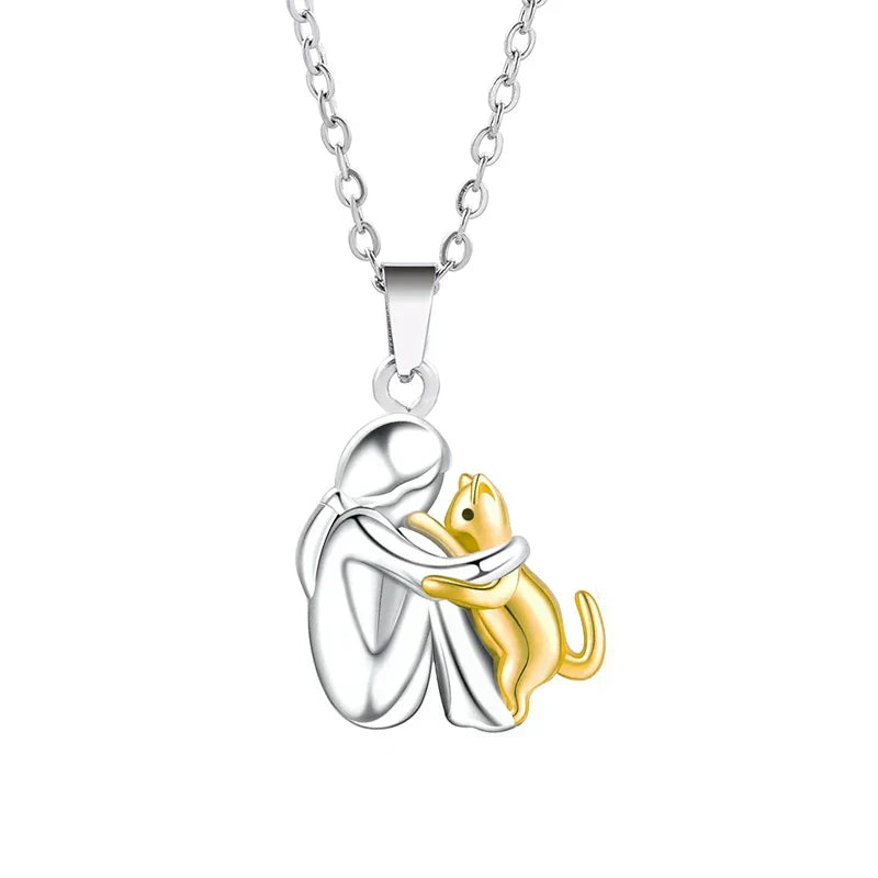 Aria – Halskette mit umarmender Katze (Gold & Roségold)