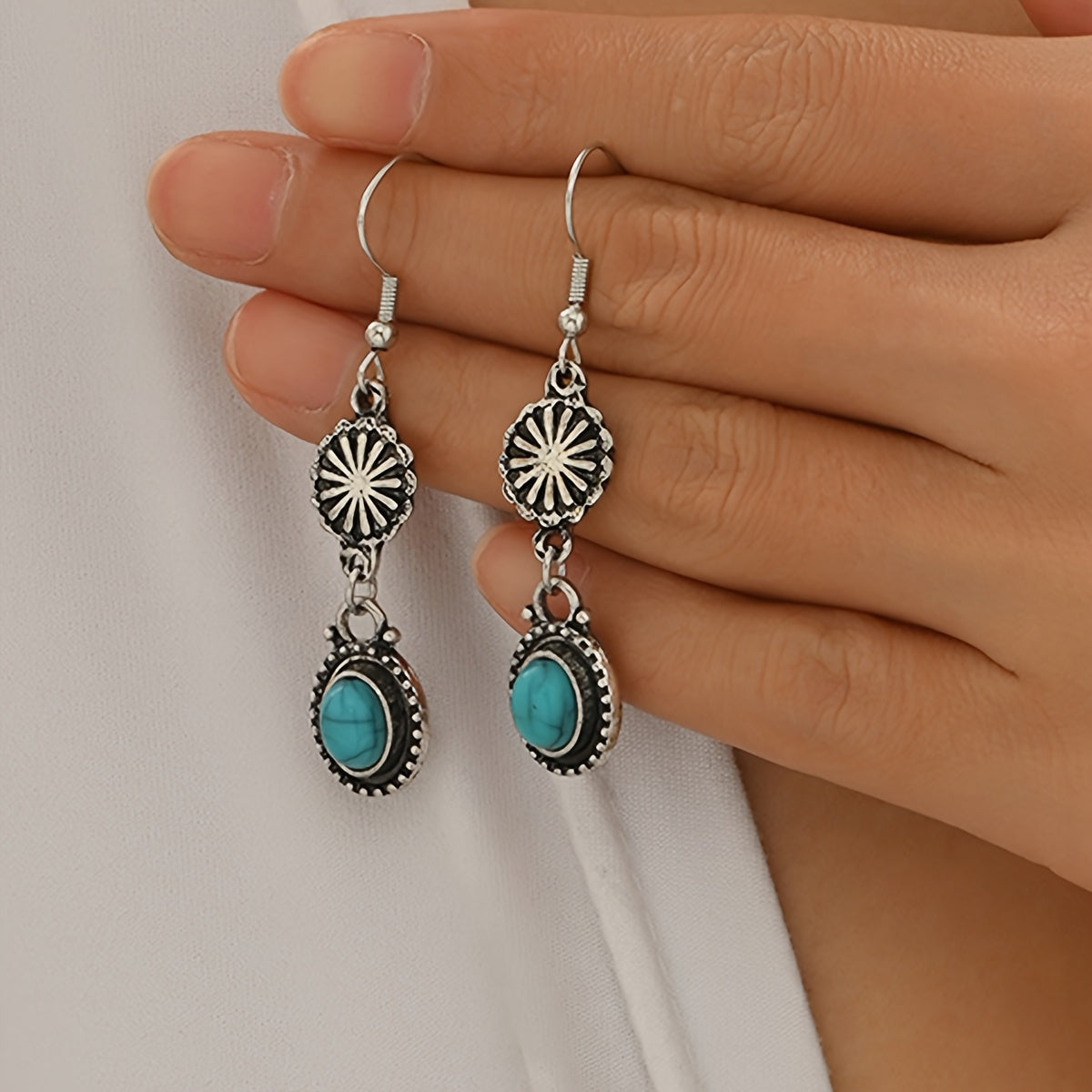 Boho-Set aus Halskette und Armband mit Türkis und silbernen Blüten