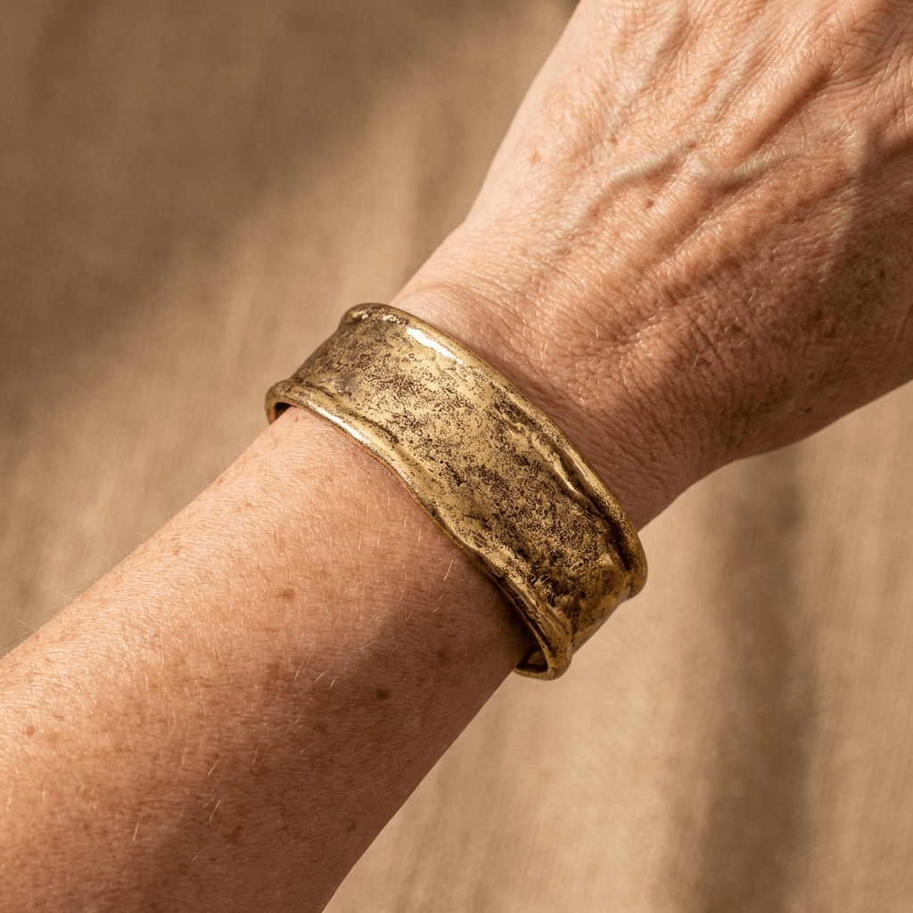 Breiter, minimalistischer Vintage-Armreif, vergoldet