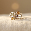 Boho-Stapelring mit bunten Edelsteinen